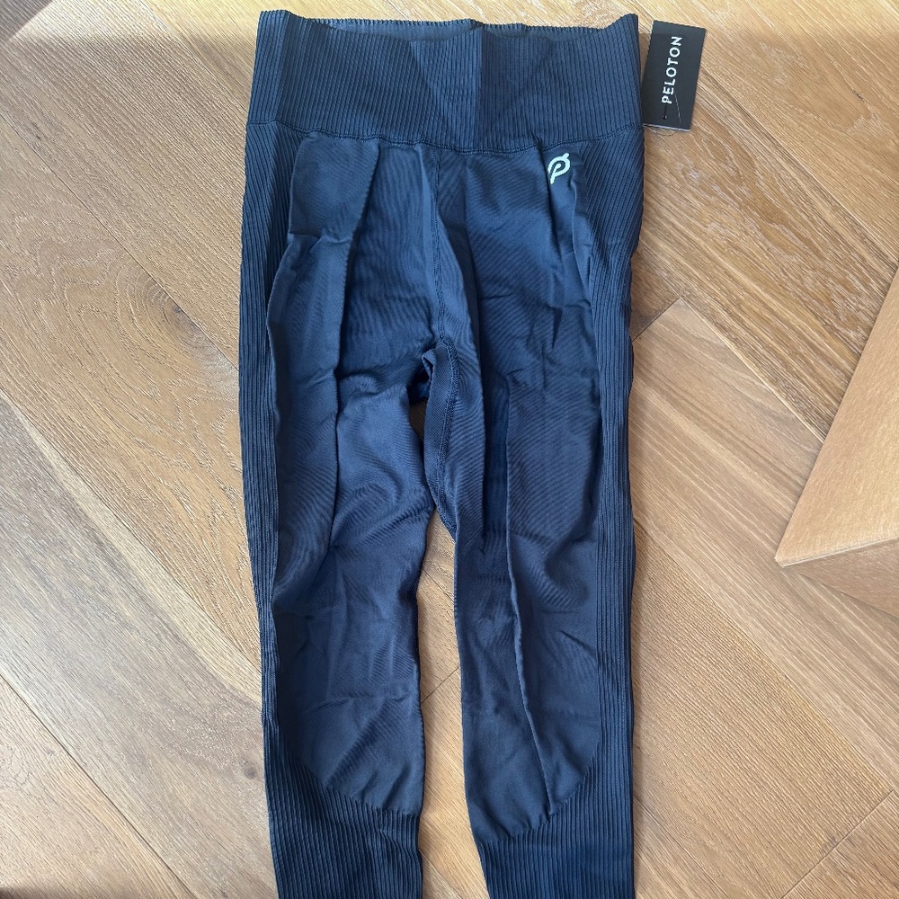 NEW Peloton Ribbed full length Leggings Size M/L